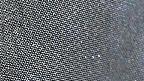 Un cajero vende boletos de lotería en Los Ángeles, California.