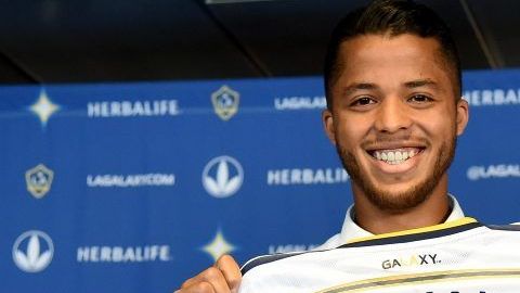 Giovani dos Santos gana cuatro veces más que Zlatan con Los Angeles Galaxy. (Foto: Harry How/Getty Images)