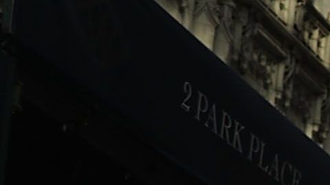 Las autoridades están en alerta por grúas en edificios.