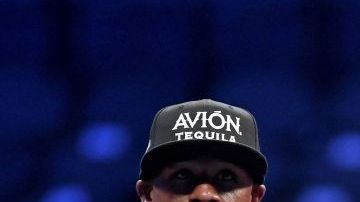 A Floyd Mayweather Jr. y Leonard Ellerbe no les desagrada la idea de enfrentar a Khabib Nurmagomedov.  (Foto: Ethan Miller/Getty Images)