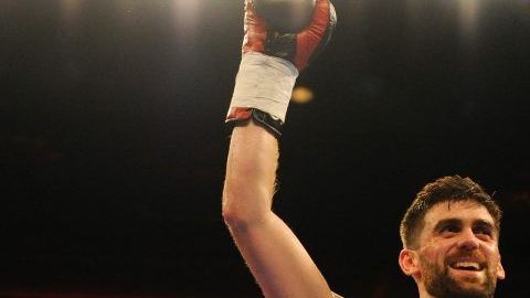 Rocky Fielding, el británico que busca noquear al Canelo. (Foto: Nathan Stirk/Getty Images)