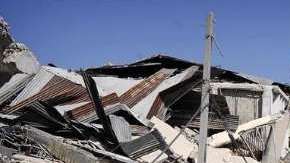 El potente sismo ha dejado severos daños.