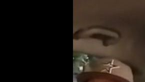 El hispano propinó insultos al conductor.