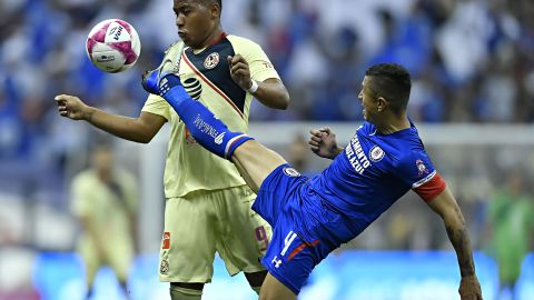 Cruz Azul y América empataron sin goles en el estadio Azteca