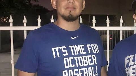 Los amigos Isidro Rodarte y Hugo Robles (d) se van a ver a Dosgers hoy. / Foto: suministrada.