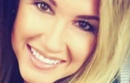 Chrystal Compton Vega está casada y tiene dos hijos.