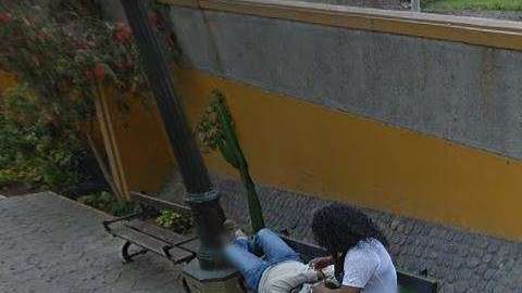 El hombre reconoció a su ex por la vestimenta.