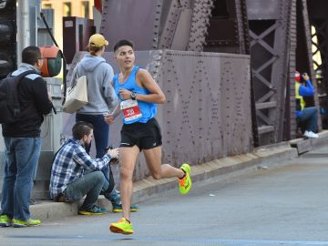 Oscar Medina va por su segundo Maratón de Chicago y busca lograr la marca para las eliminatorias olímpicas. (Javier Quiroz / La Raza)