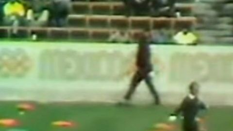 El público lo sospechaba y abuchearon al Tri en el juego por el bronce ante Japón.