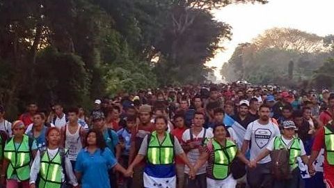 Miles de hondureños han cruzado a terrritorio mexicano.