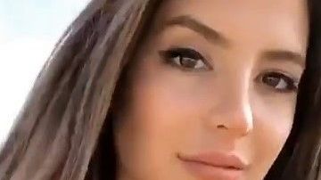 Sarah Kohan volvió a enseñar de más.