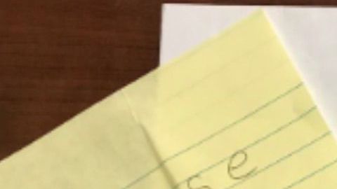 La donación anónima que recibió una profesora.