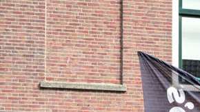 La mujer pidió auxilio y este llamó al 911.