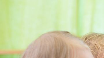 Las maestras notan ciertos descuidos de los padres por culpa del teléfono.