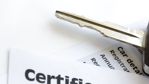 Tómate tu tiempo para tomar una decisión sobre el seguro de tu coche.