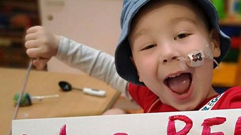 Niño con cáncer podrá recibir tratamiento en Estados Unidos.