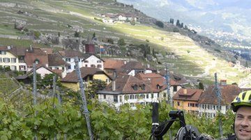 Image caption
Sebastian, Gertan y David se han beneficiado del trabajo del doctor Courtine.