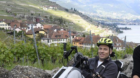 Image caption
Sebastian, Gertan y David se han beneficiado del trabajo del doctor Courtine.