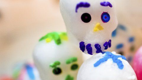 Las calaveras literarias pueden ser un recurso para expresar inconformidad.