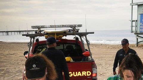 Algunas personas pudieron votar incluso en la playa.