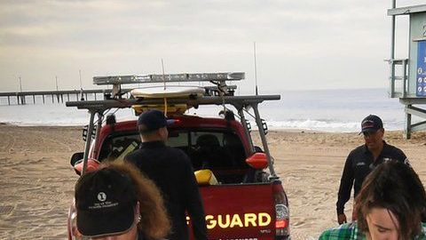 Algunas personas pudieron votar incluso en la playa.