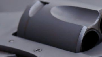 Hemenway apunta que para usar un arma es necesario un entrenamiento continuo.