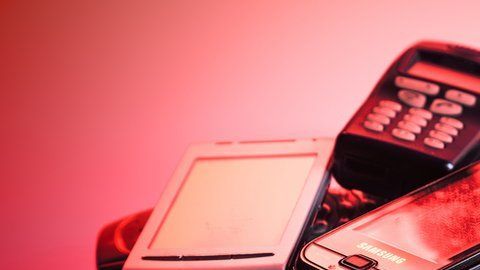 Los celulares actuales tienen una vida útil de entre 18 y 24 meses.