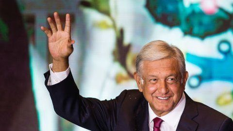 López Obrador llega a su investidura el sábado.