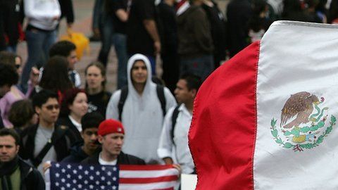 La mitad de los migrantes indocumentados proceden de México.