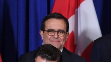 104557830_trumptrudeaupena