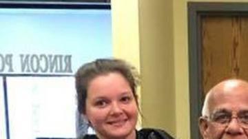 Pareja que encontró 25.000 dólares se los devolvió al dueño.