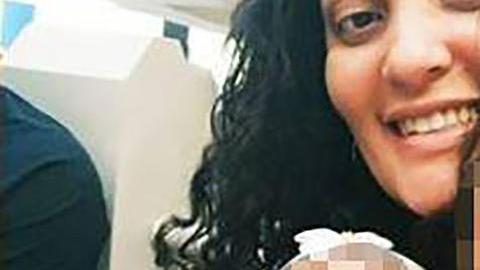 Los niños de 4 años y 9 meses perdieron de forma cruel a su madre.