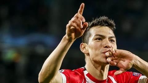 El delantero mexicano del PSV Eindhoven Hirving Lozano.