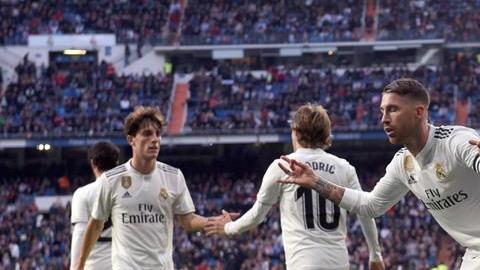 Real Madrid se topó con un Real Valladolid difícil en el Santiago Bernabéu. (Foto: EFE/Fernando Villar)