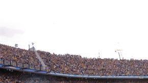Aficionados de Boca Juniors despidieron a su equipo multitudinariamente en el estadio La Bombonera, de Buenos Aires.