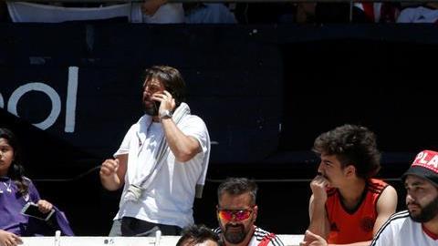 Aficionados de River Plate en las tribunas del estadio Monumental de Buenos Aires. La final de la Libertadores fue pospuesta.