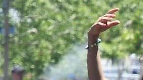 Integrantes de la prefectura frente a aficionados de Boca Juniors el domingo 25 en Buenos Aires