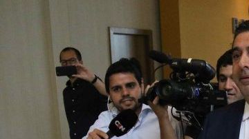 El presidente de Boca Juniors, Daniel Angelici pide tiempo a la Conmebol en Paraguay.