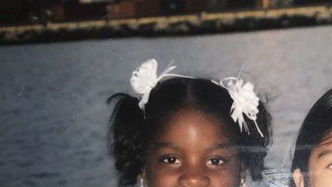 Dos amigas de la infancia se reúnen gracias a Twitter.