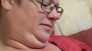 La madre busca romper el estigma del amamantamiento en niños mayores.