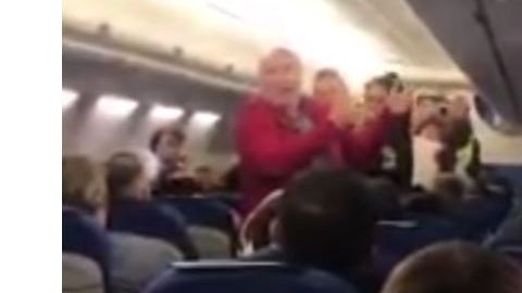 El hombre se disculpó por el incidente que protagonizó.