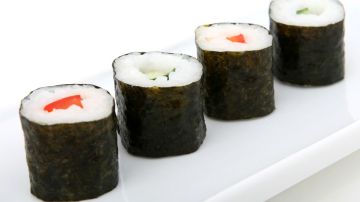 La forma más común de comer algas es en el sushi.