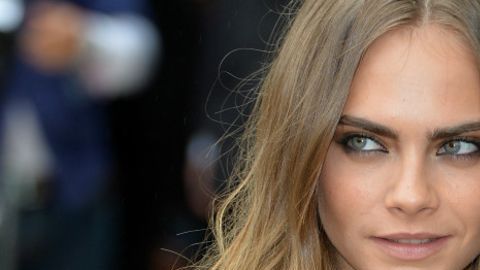 Cara Delevingne es uno de los rostros más reconocidos del modelaje británico.