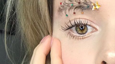 Cejas decoradas para Navidad.