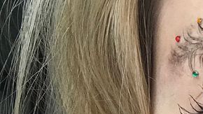 Cejas decoradas para Navidad.