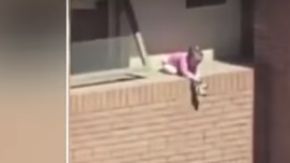 Los pacientes de una clínica frente al complejo divisaron primero a la niña.