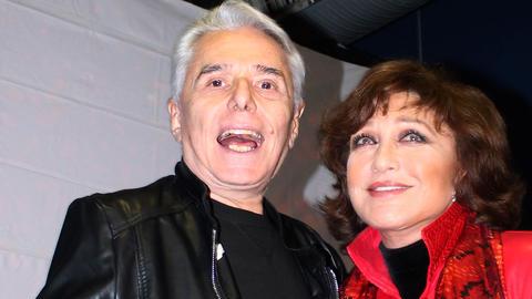 Enrique Guzmán y Angélica María (además de Alberto Vázquez y César Costa) se presentan en Chicago el 17 d enoviembre.