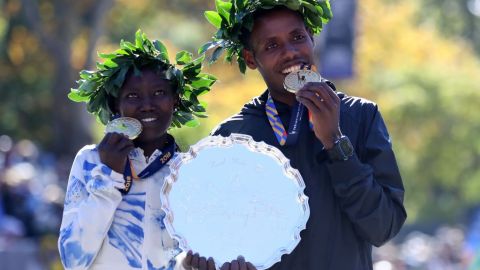 Mary Keitany y Lelisa Desisa, ganadores Maratón de NYC.  Elsa/Getty Images