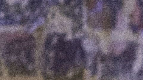 Josh Harder se dirige a los votantes en Modesto, California.