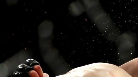 Chan Sung Jung al ser noqueado por Yair Rodríguez en UFC.